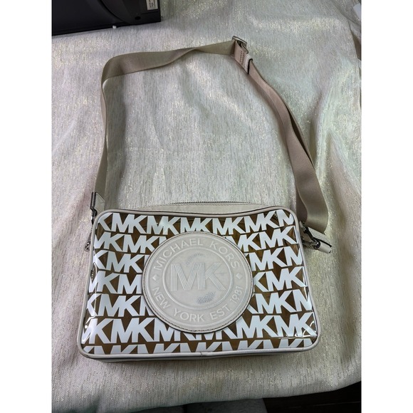 Michael Kors Fulton Sport Jet Set East West Crossbody - Picture 1 of 9